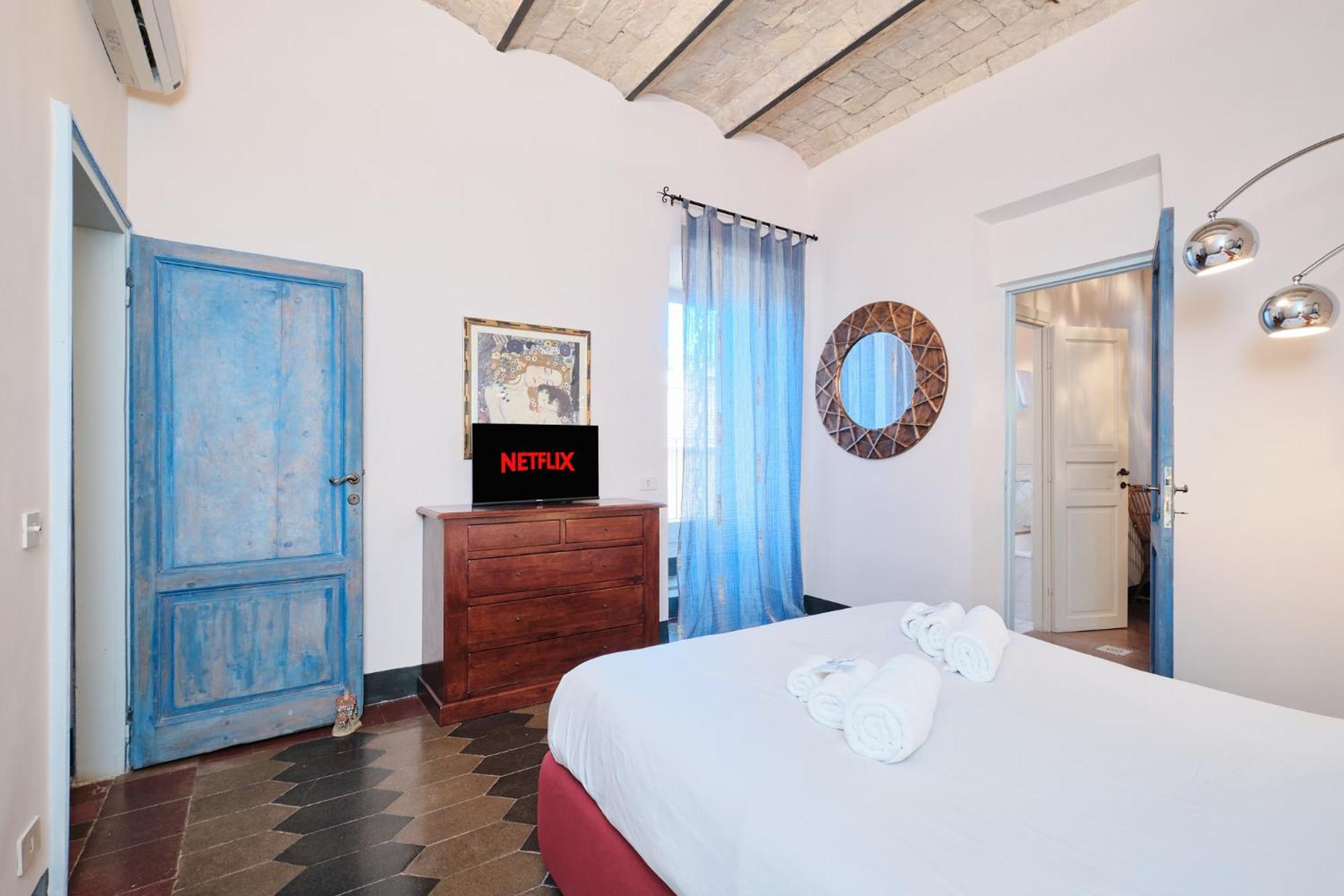 Penthouse With A View Of - 2 Bedrooms And 2 Bathrooms Apartment Rom