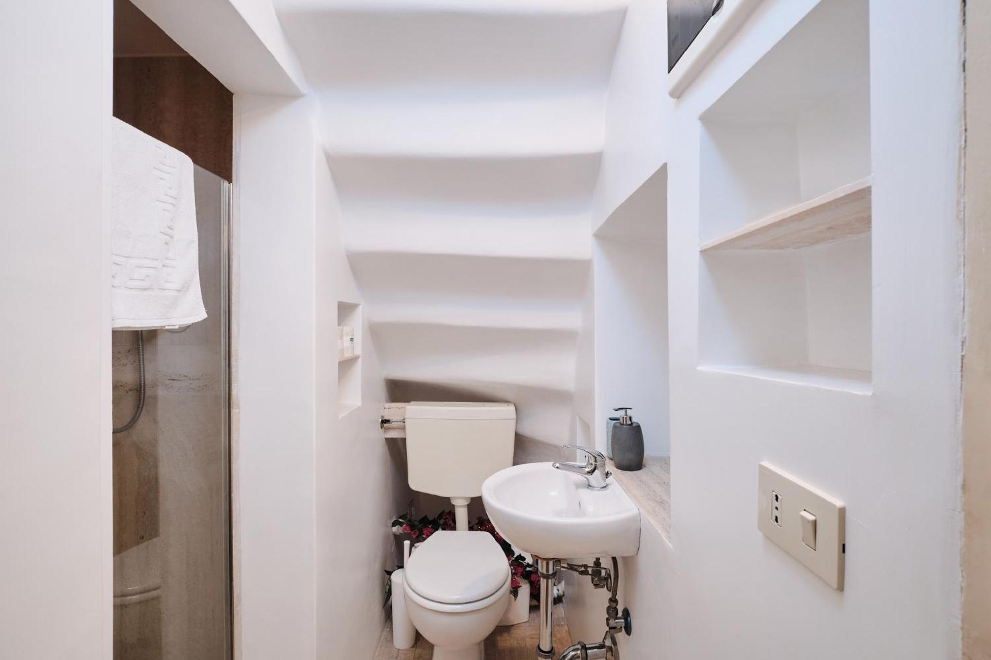 Penthouse With A View Of - 2 Bedrooms And 2 Bathrooms * Rom